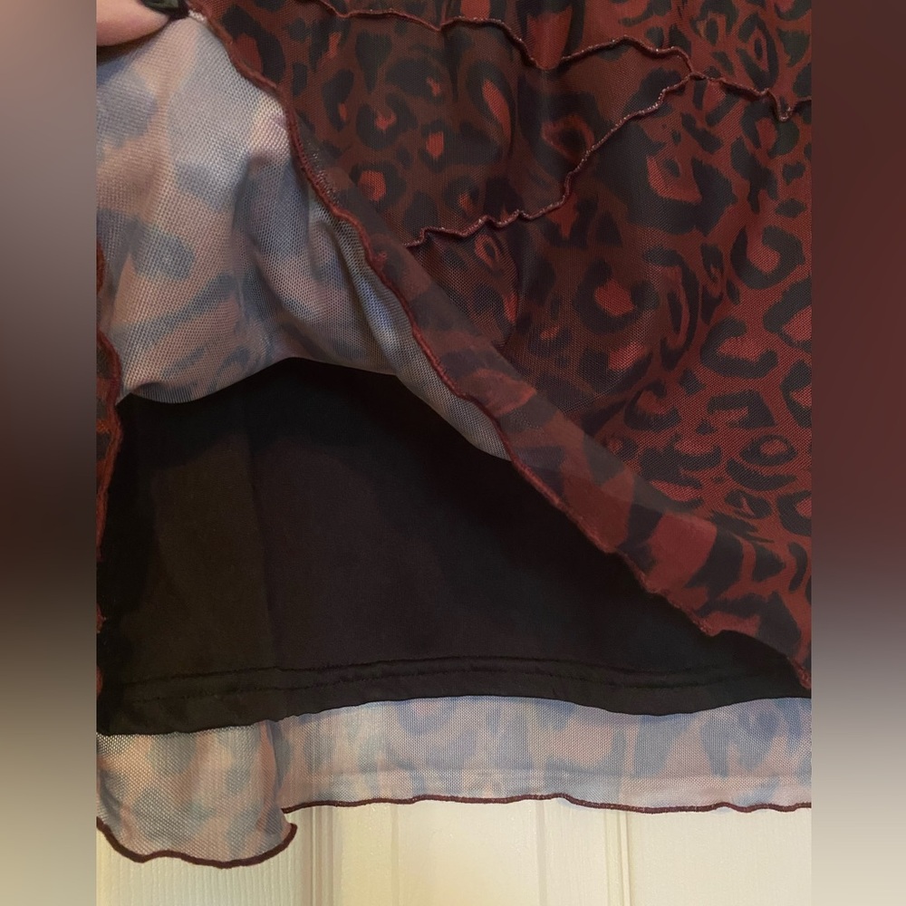 Maroon leopard mini skirt - Picture 3 of 4